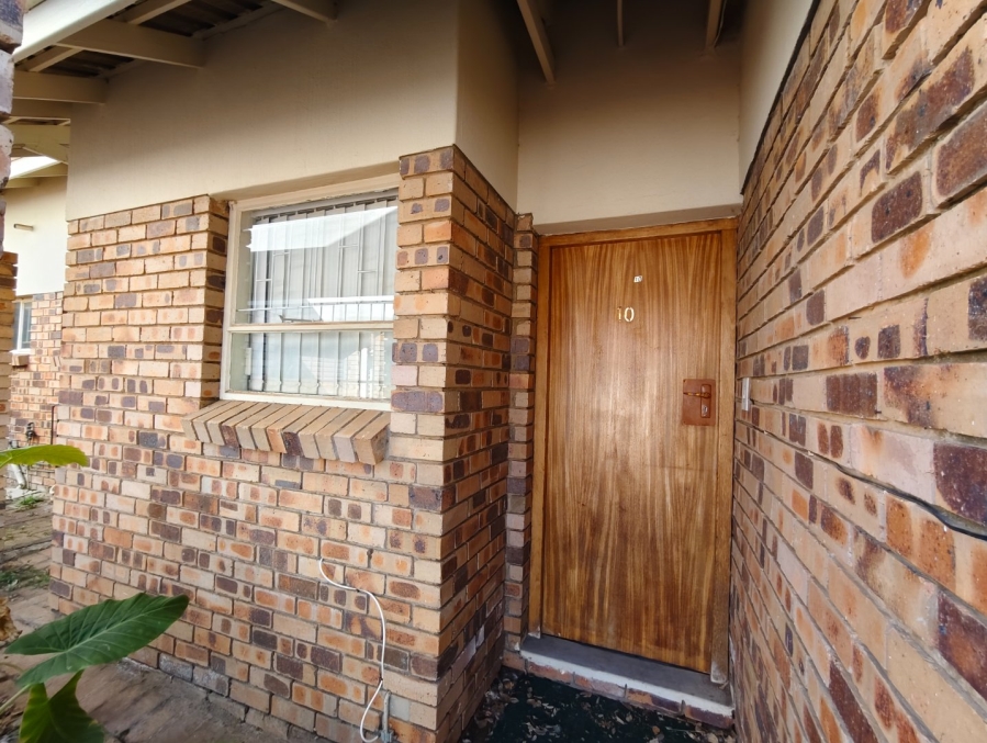 To Let 2 Bedroom Property for Rent in Pellissier Free State